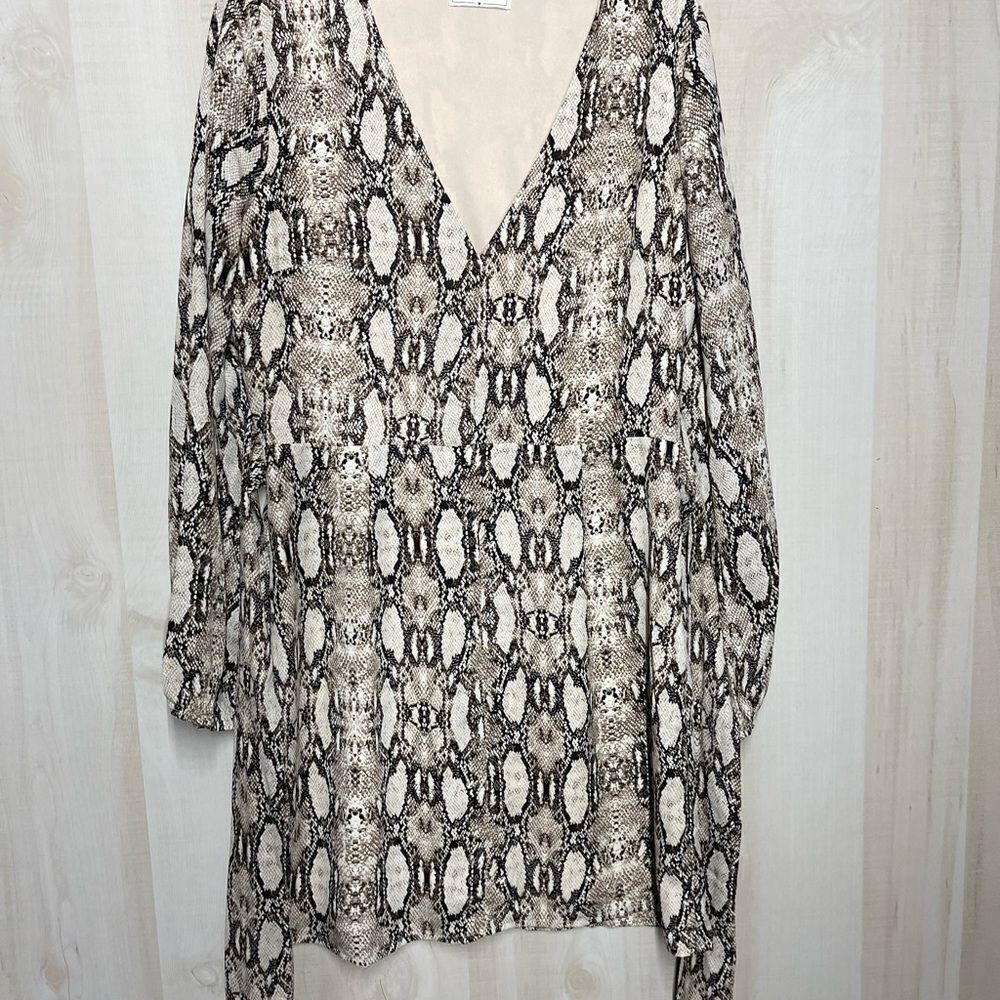 Sage the label snake skin print mini v-neck dress, size medium - Picture 5 of 13